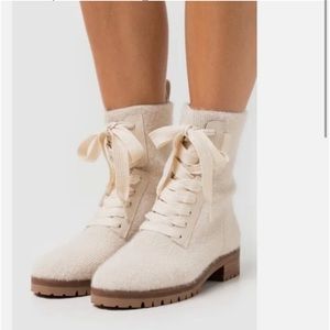 NWT Kate Spade New York Merigue Womens boots in milk.High rated